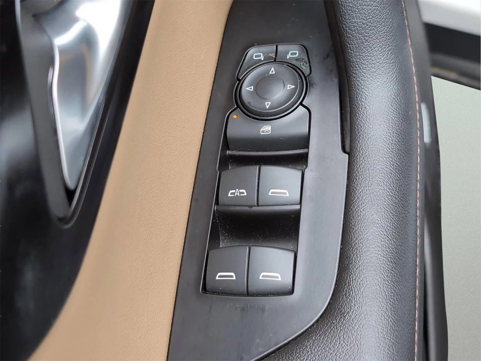 Used 2024 Iridescent Pearl Tricoat Chevrolet Premier image 16