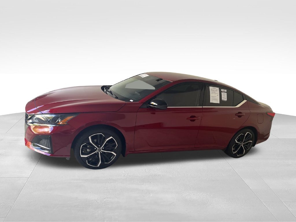 Used 2025 Red Nissan 2.5 SR image 2