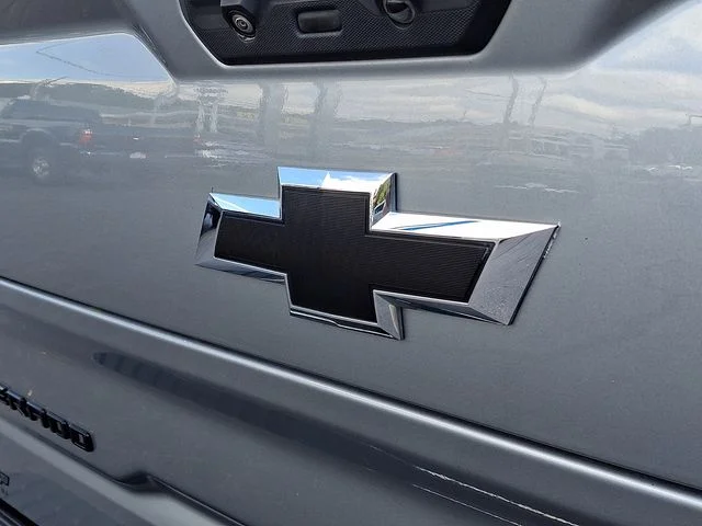Used 2023 Gray Chevrolet LT image 32