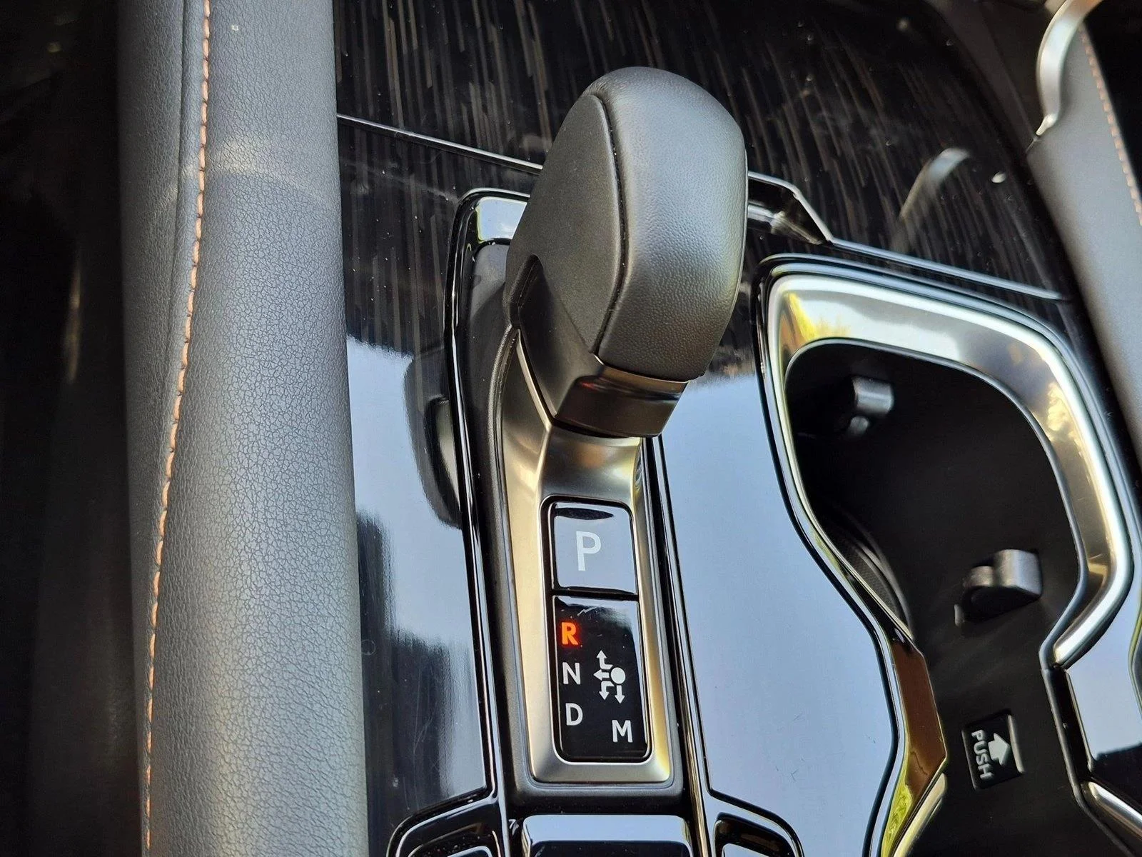 Used 2025 Iridium Lexus RX 350 image 9