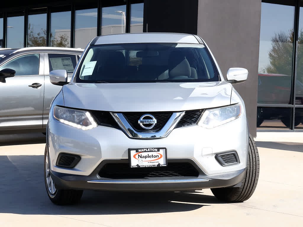 Used 2015 Brilliant Silver Nissan S image 4