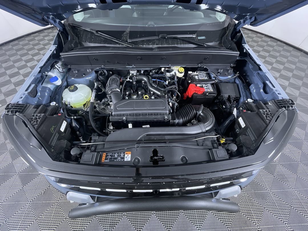 New 2025 Azure Gray Metallic Tri-Coat Ford Outer Banks image 30