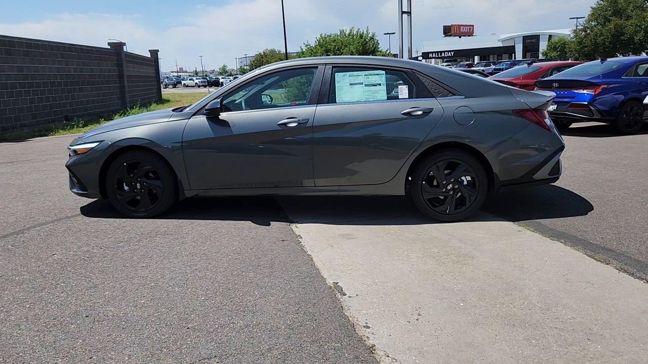 New 2026 Amazon Gray Hyundai SEL Sport Premium image 2