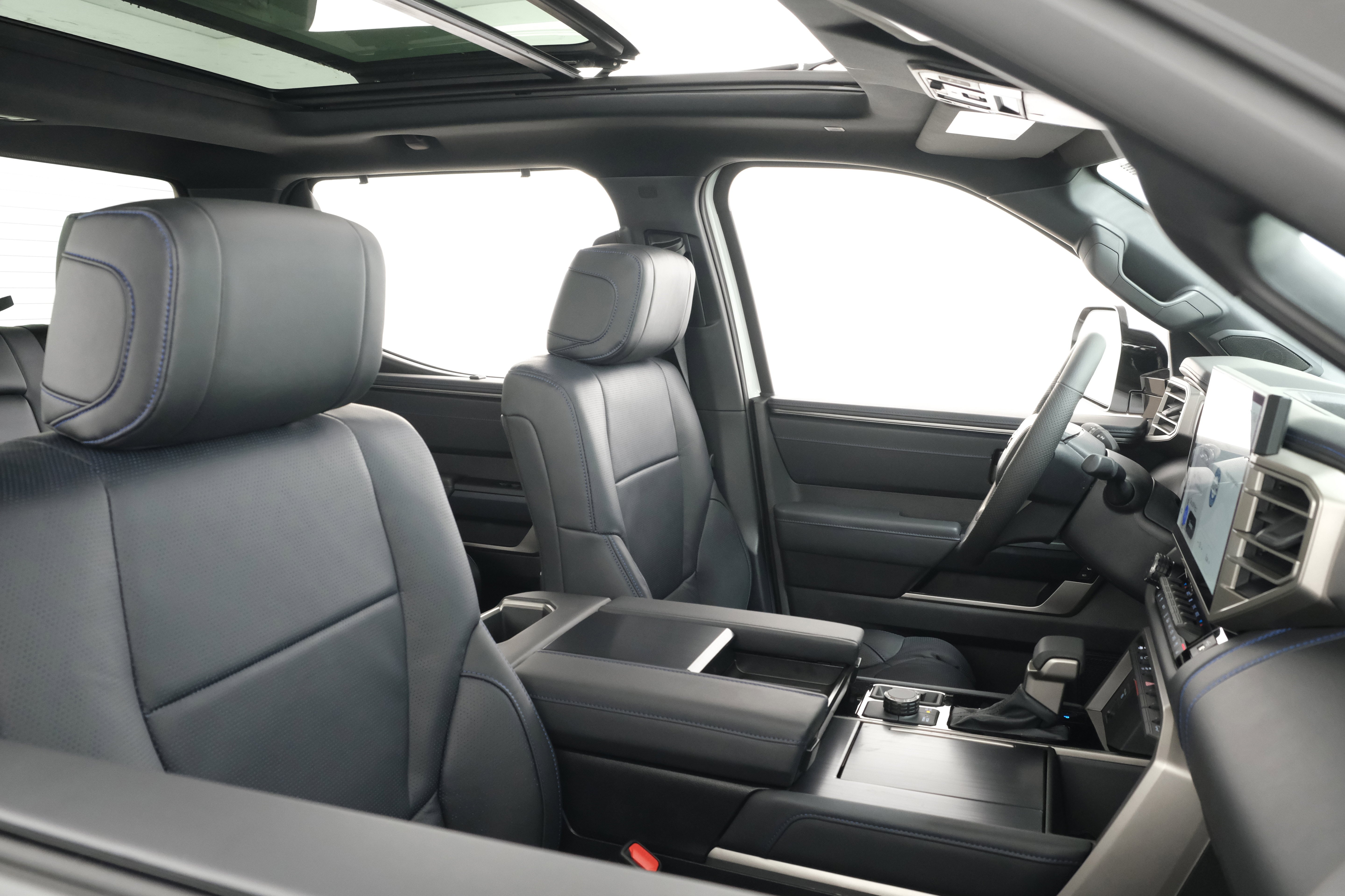 2026 Toyota Tundra Platinum - Photo 44