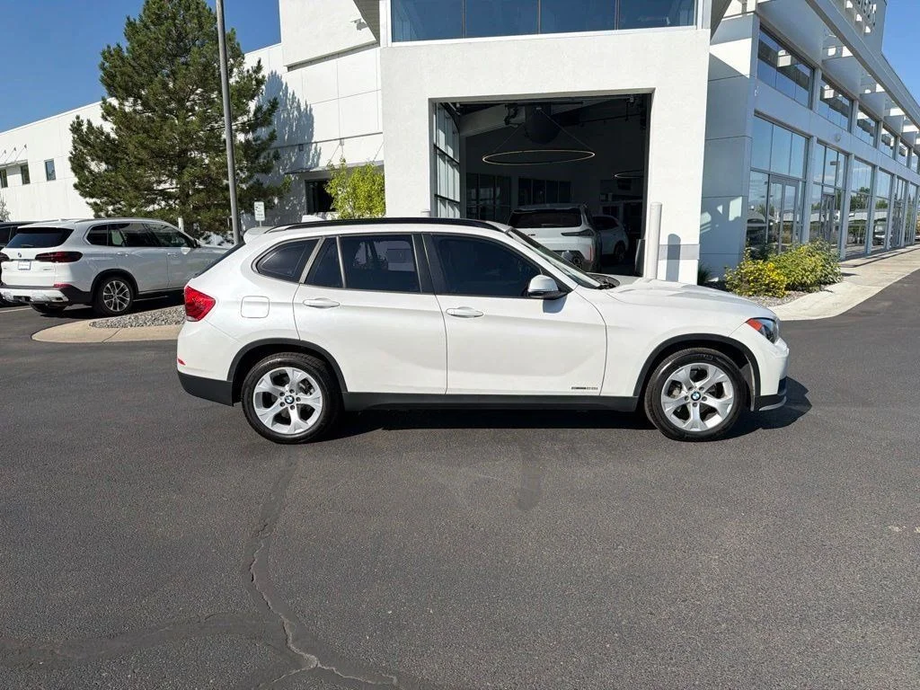 Used 2015 White Metallic BMW sDrive28i image 6