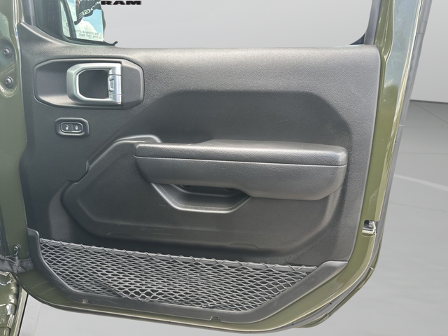 Used 2022 Green Jeep Rubicon image 29