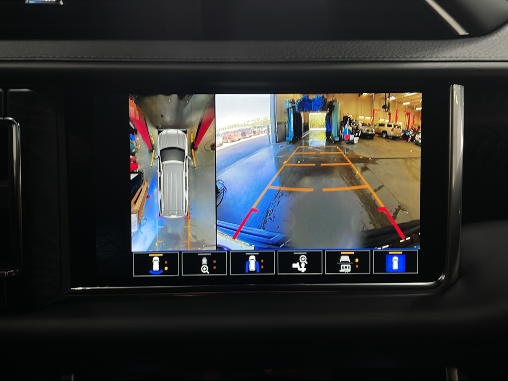 Used 2023 Silver GMC Denali image 9