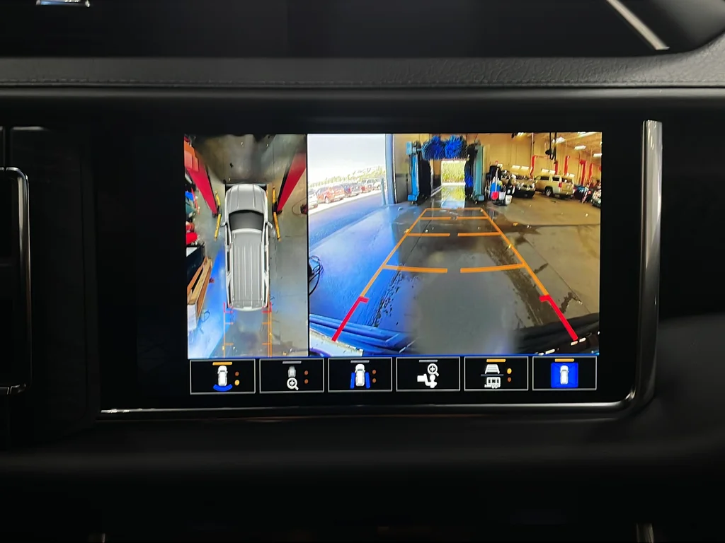Used 2023 Silver GMC Denali image 9