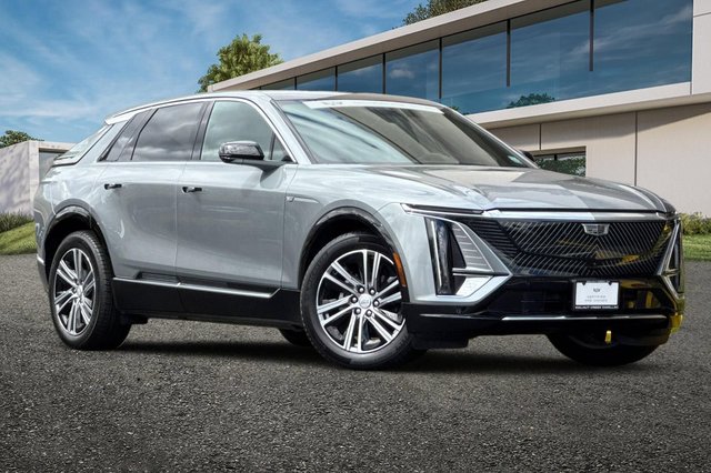 2024 Cadillac LYRIQ Luxury 1