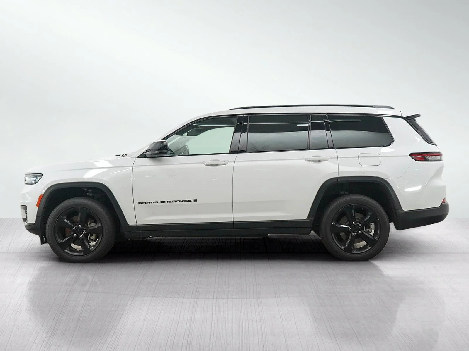 Used 2023 Jeep Grand Cherokee L Altitude with VIN 1C4RJKAG9P8839457 for sale in Wayzata, Minnesota