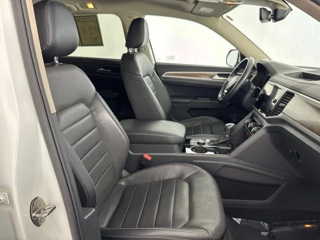 Used 2019 White Volkswagen SEL Premium image 20