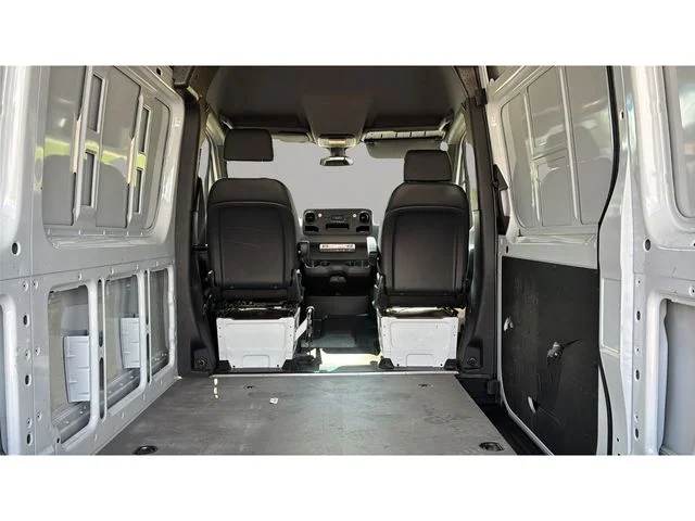 Used 2025  Mercedes-Benz Cargo 144 WB image 35