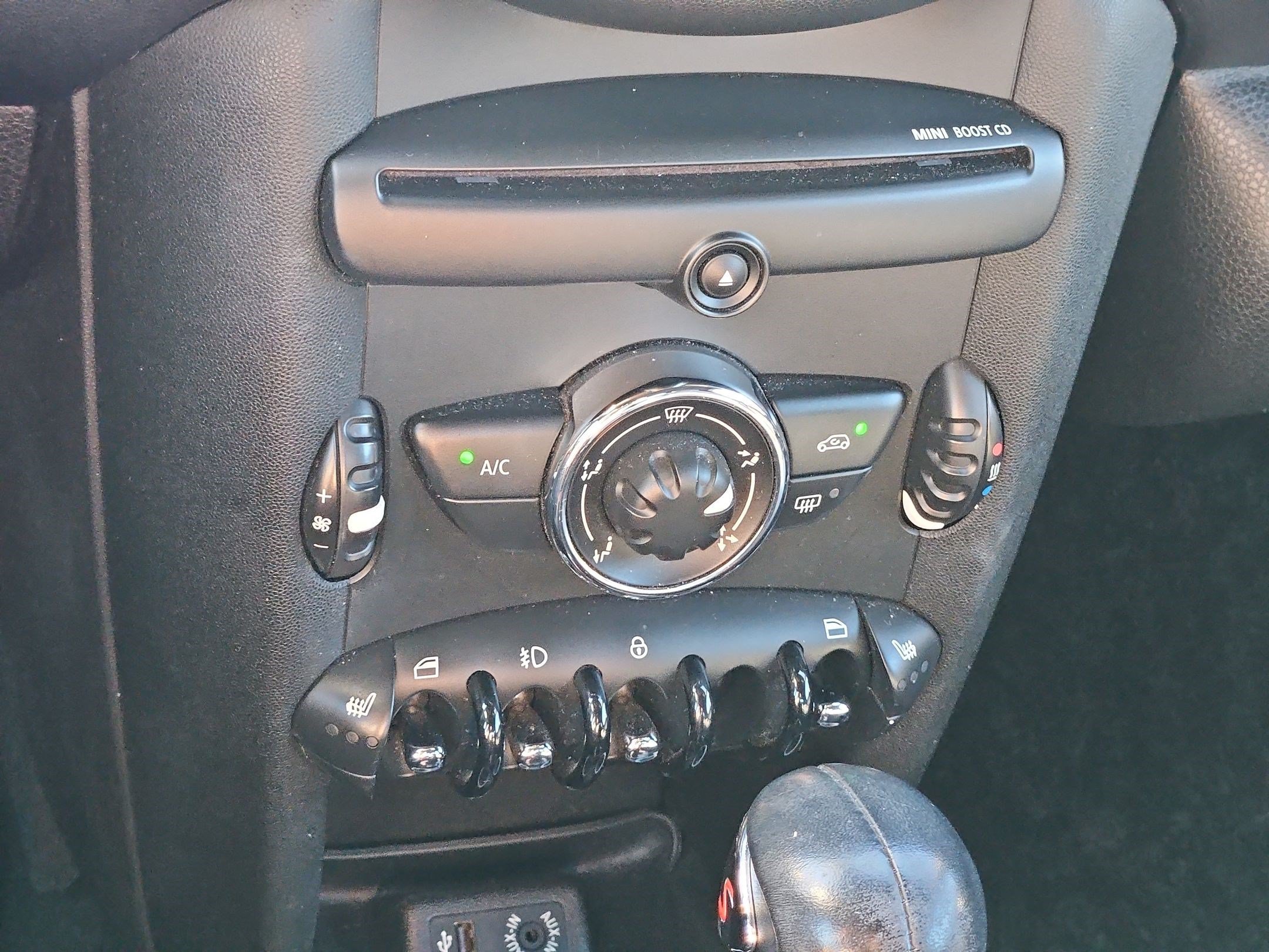Used 2014 Pepper White MINI S image 19