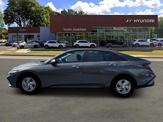 New 2026 Gray Hyundai SE image 3