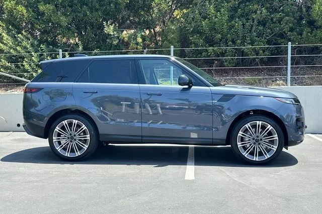 New 2026 Varesine Blue Land Rover SE image 6