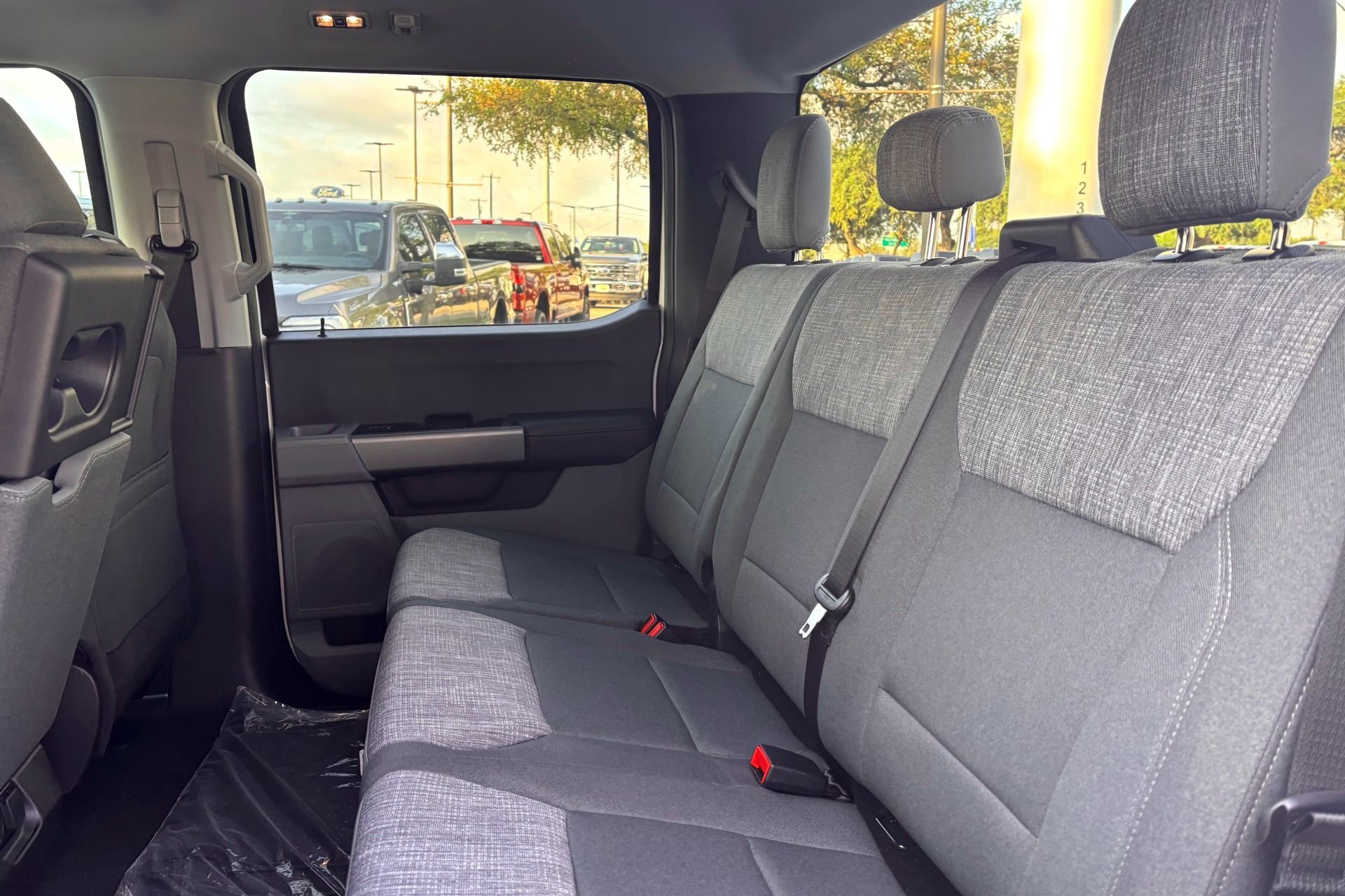 New 2026 Oxford White Ford XLT image 24