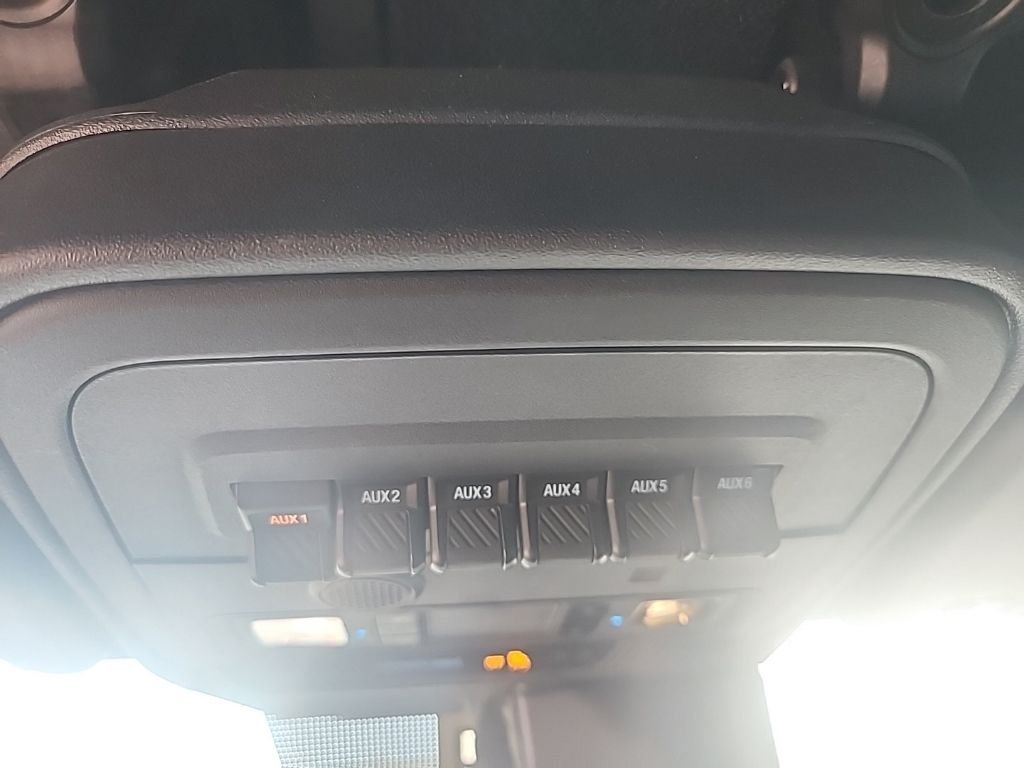 Used 2022 White Ford Raptor image 25
