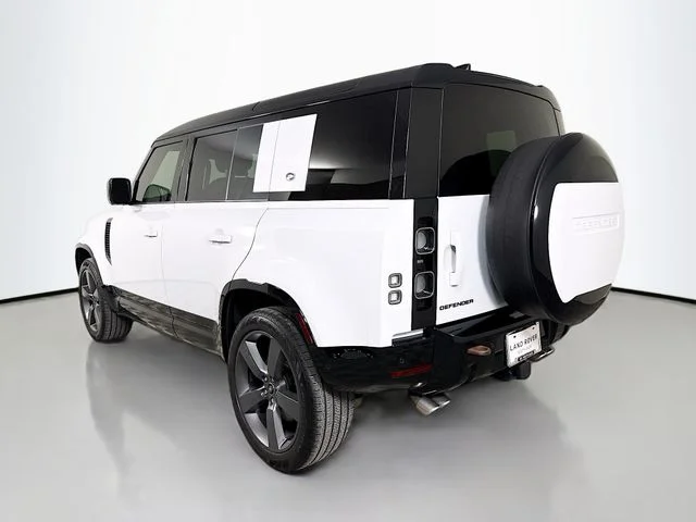 Certified Used 2023 White Land Rover V8 image 7