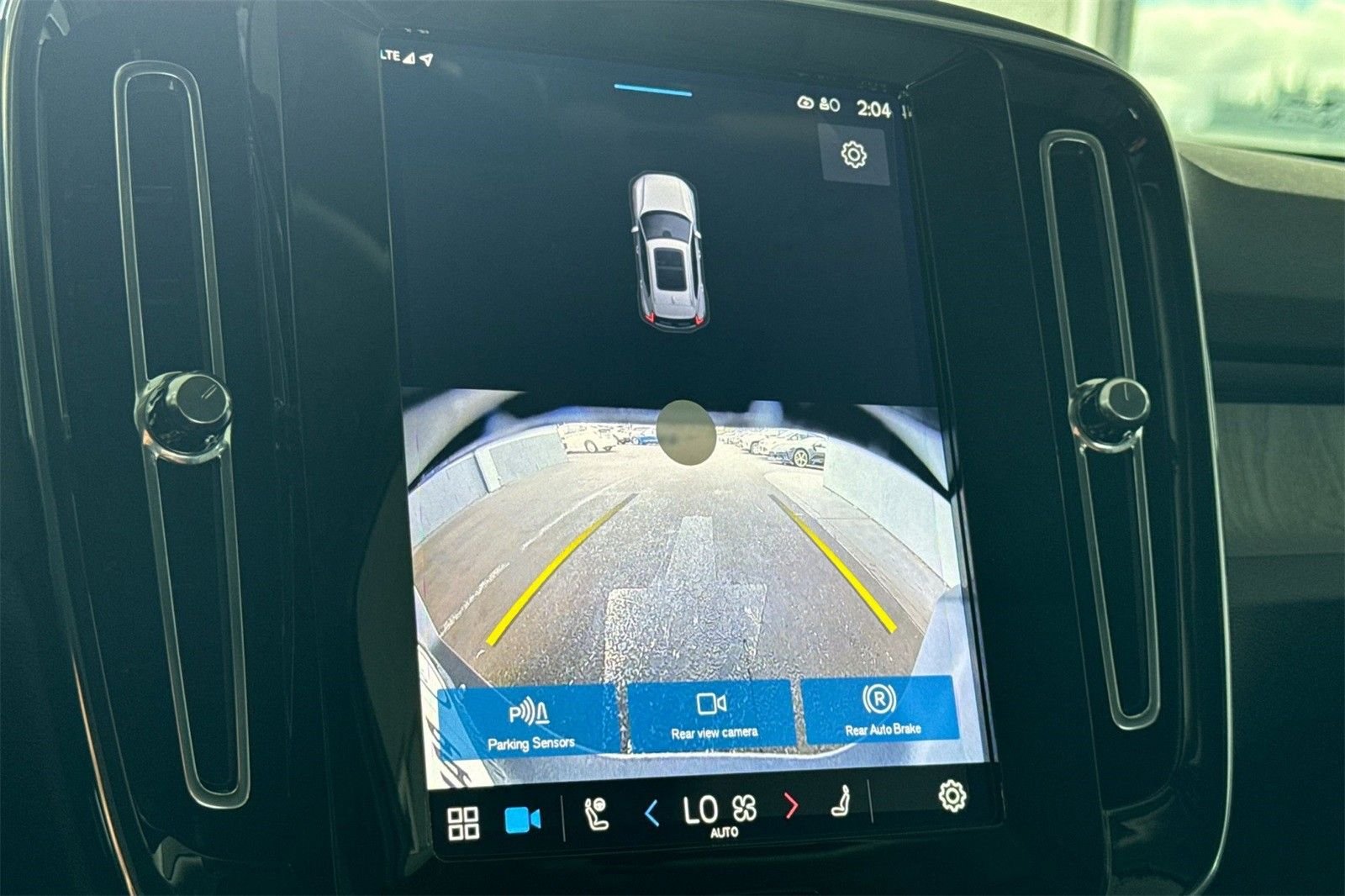 2025 Volvo XC40 Core - Photo 19