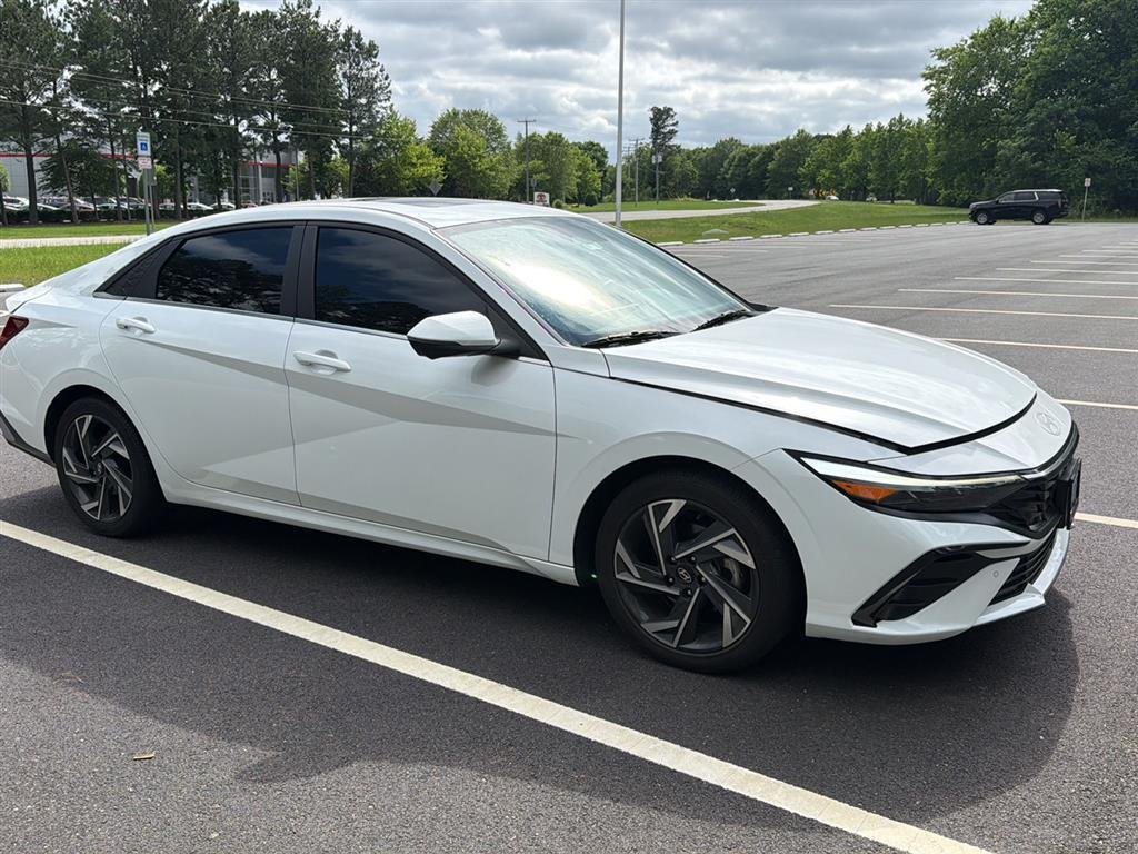 Used 2024 Serenity White Hyundai Limited image 2