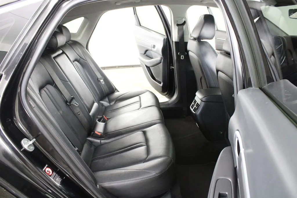 Used 2022 Phantom Black Hyundai Limited image 12