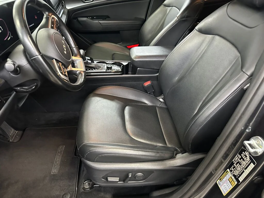 Certified Used 2023 Gravity Gray Kia EX image 5