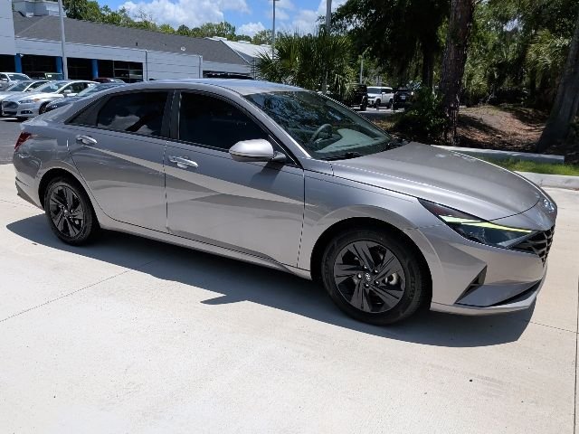 Certified Used 2023 Silver Hyundai SEL image 3