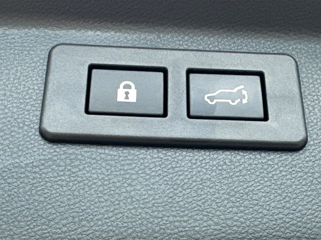 Used 2024 Silver Subaru Sport image 36