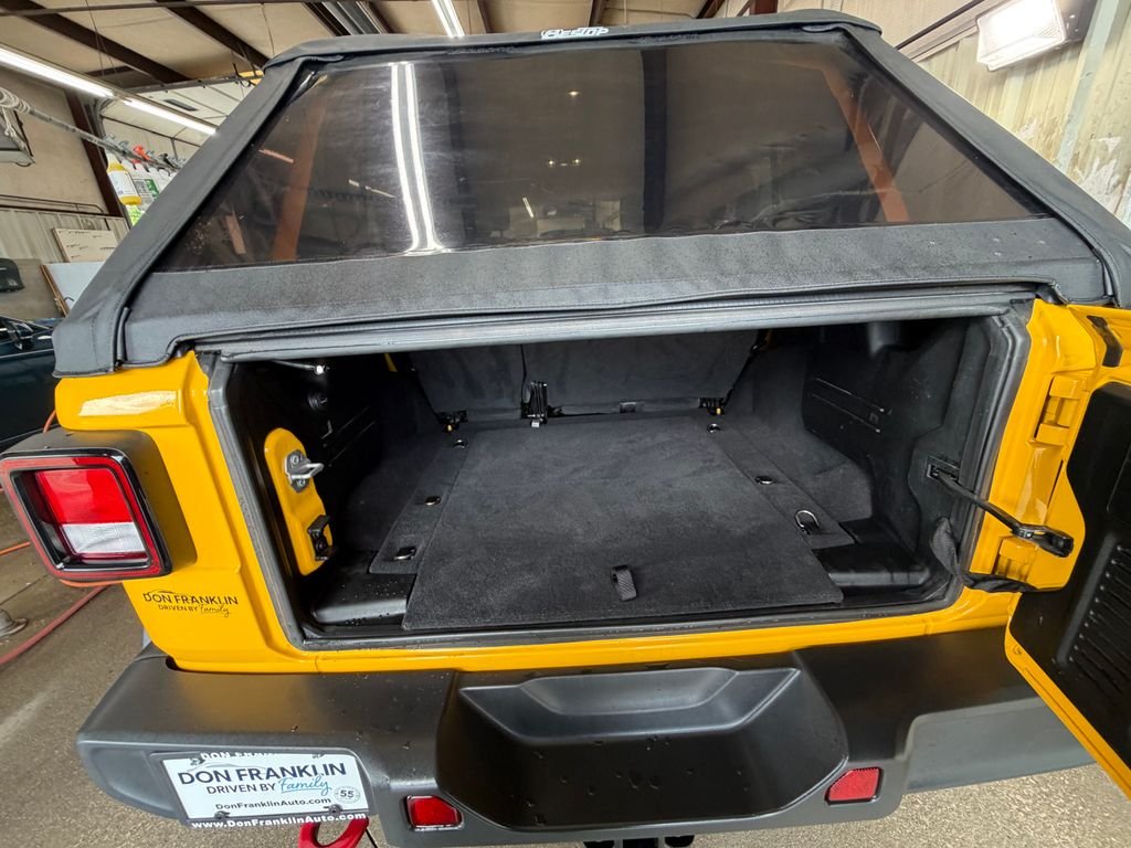 Used 2021 Yellow Jeep Unlimited Rubicon image 21