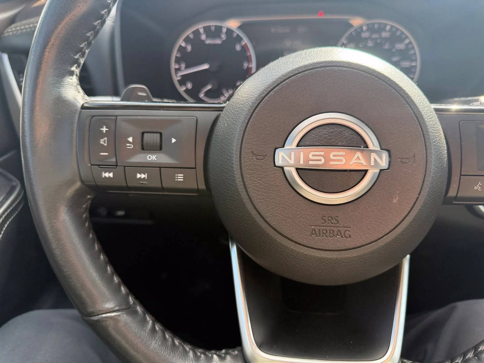 Used 2023 Brilliant Silver Nissan SV image 16