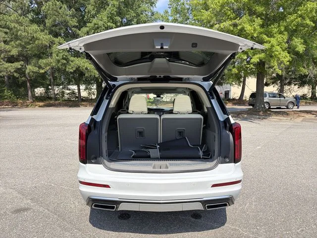 Used 2024 White Cadillac Premium Luxury image 26