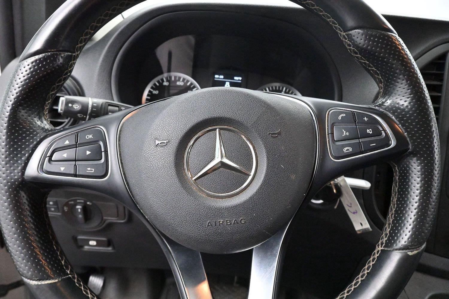 Used 2016 Arctic White Mercedes-Benz RWD 126" image 16
