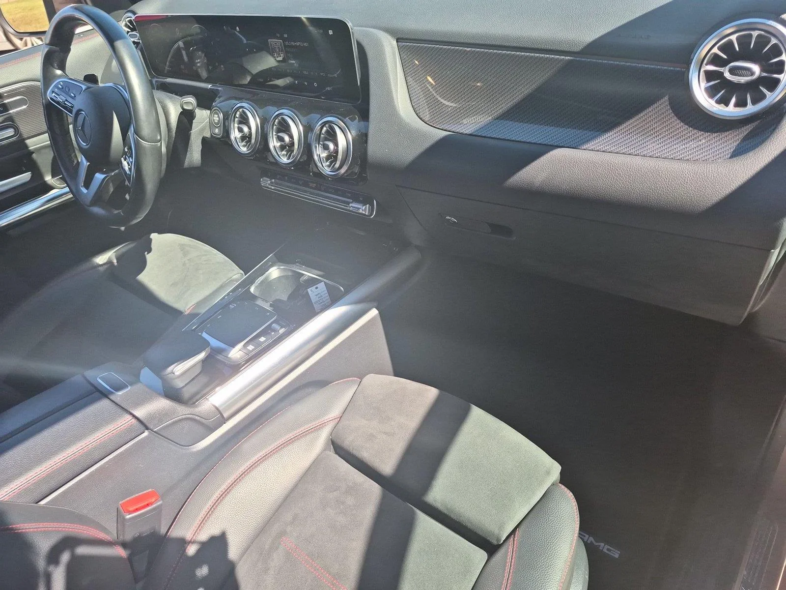 Used 2021 Rose Gold Metallic Mercedes-Benz GLA 250 image 35