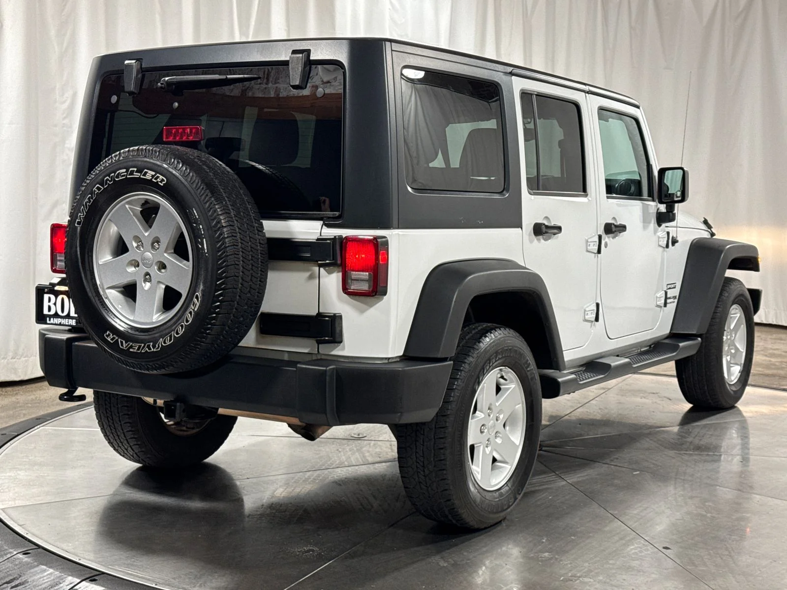 Used 2018 Bright White Clearcoat Jeep Unlimited Sport image 12