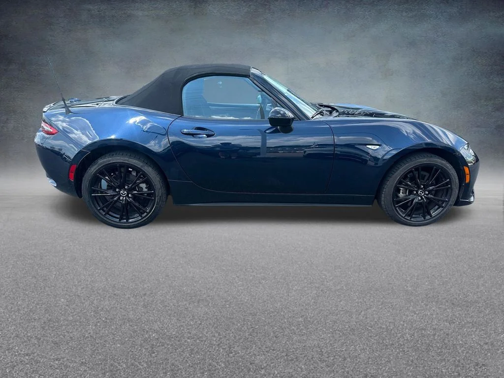 Used 2025 Blue Mazda Club image 18