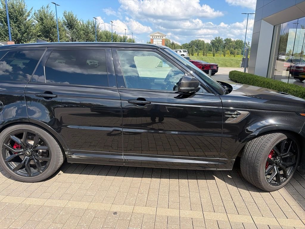 Used 2022 Santorini Black Metallic Land Rover SVR image 4