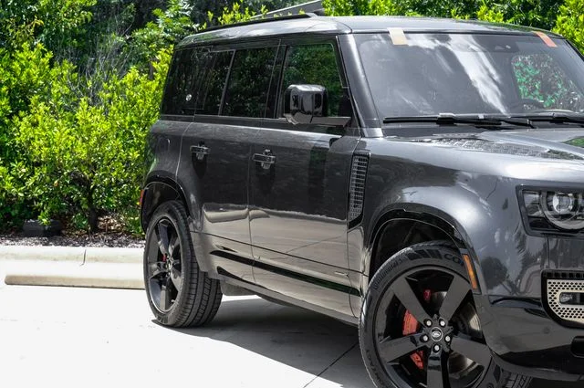 Used 2024 Santorini Black Metallic Land Rover X image 8