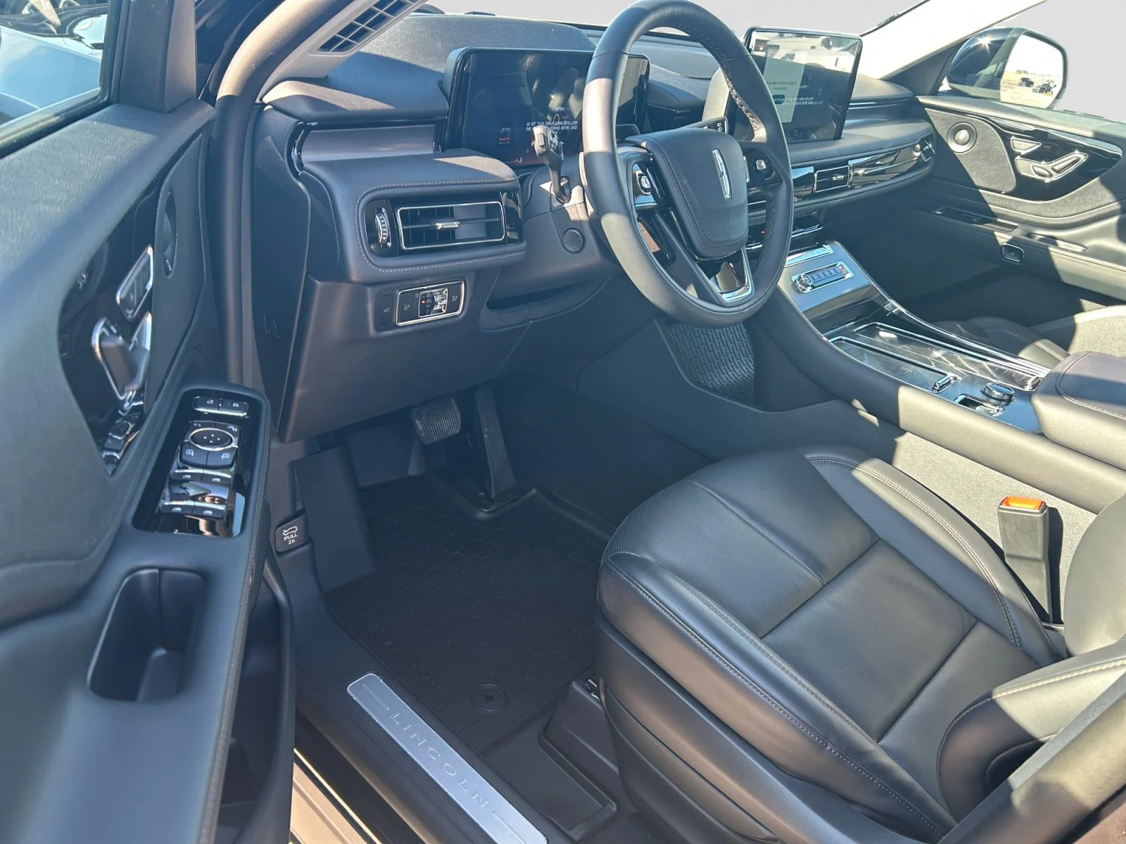 New 2026 Infinite Black Metallic Clearcoat Lincoln Premiere image 13