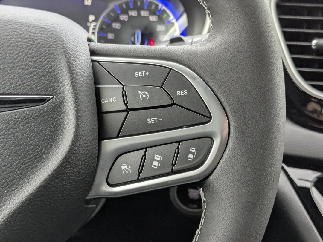 New 2026 White Chrysler SXT - - FWD - Power Liftgate - Power Sliding Doors - Leather & More! image 18
