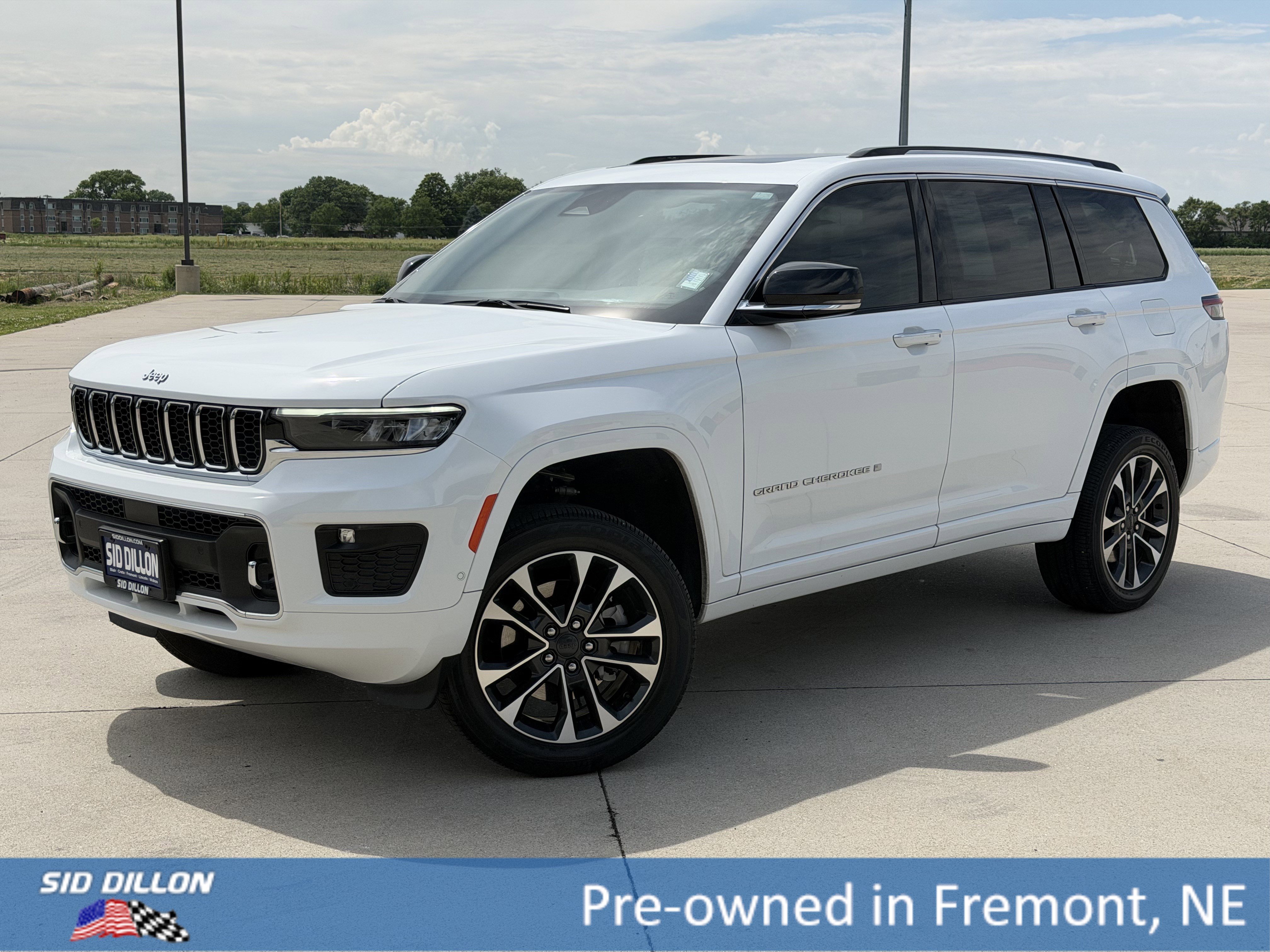 2023 Jeep Grand Cherokee L Overland 4x4's photo