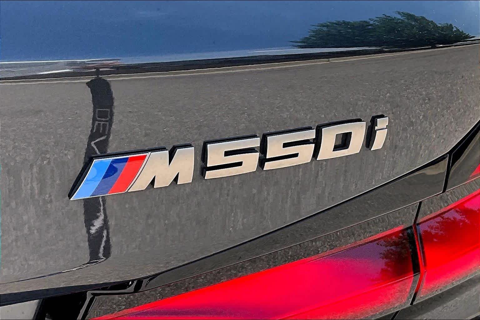 2023 BMW 5 Series M550i - Photo 9