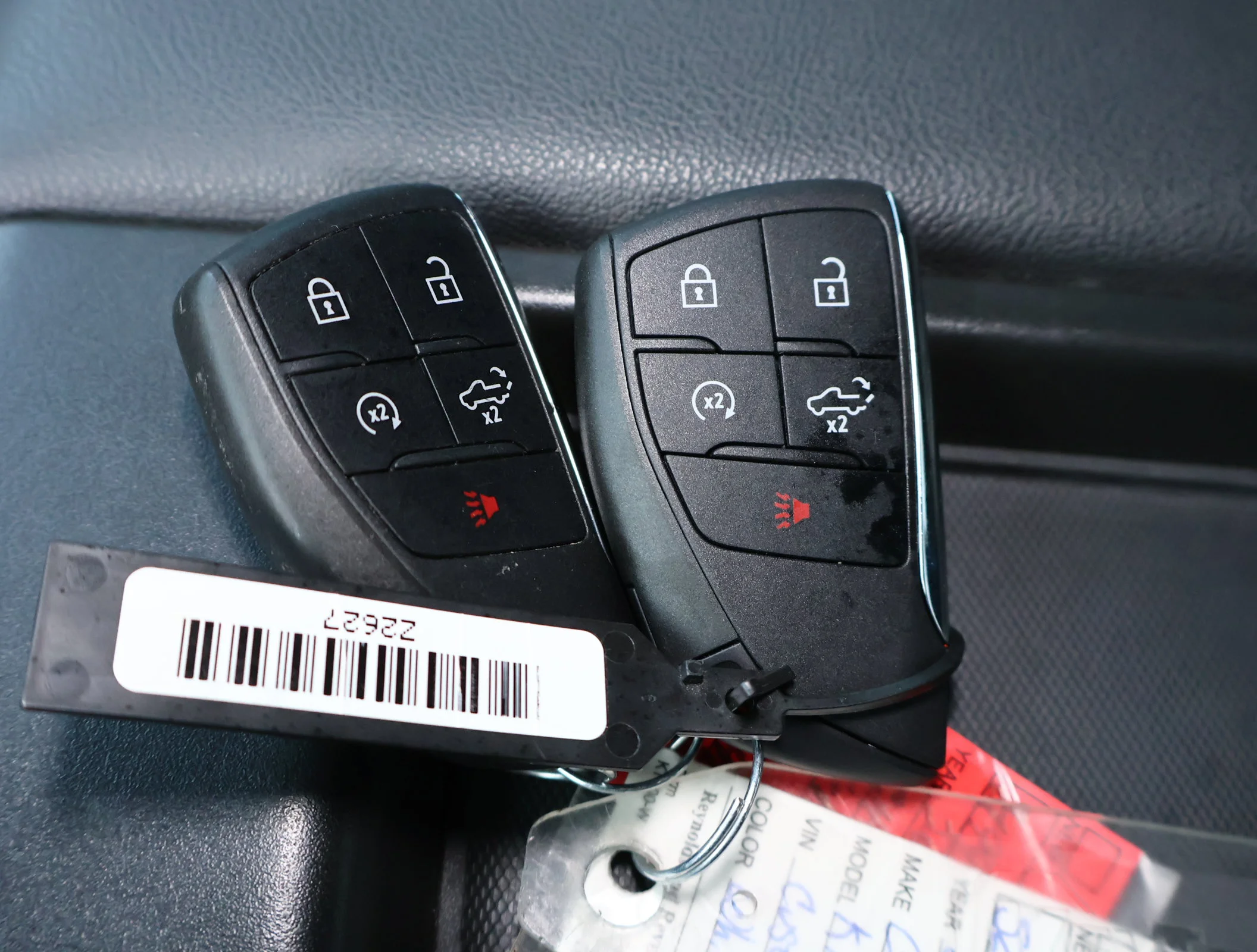 Used 2025 Summit White Chevrolet Custom image 25