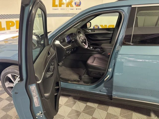 New 2026 Steel Blue Exterior Paint Jeep Limited image 10