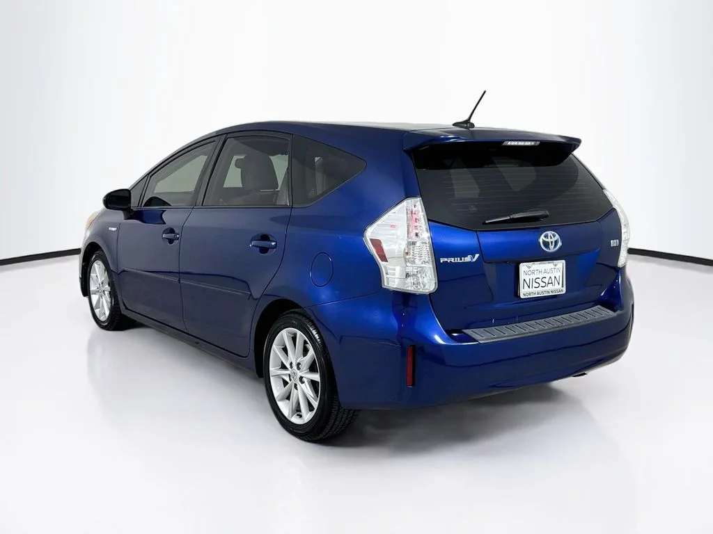 Used 2013 Blue Toyota Five image 5
