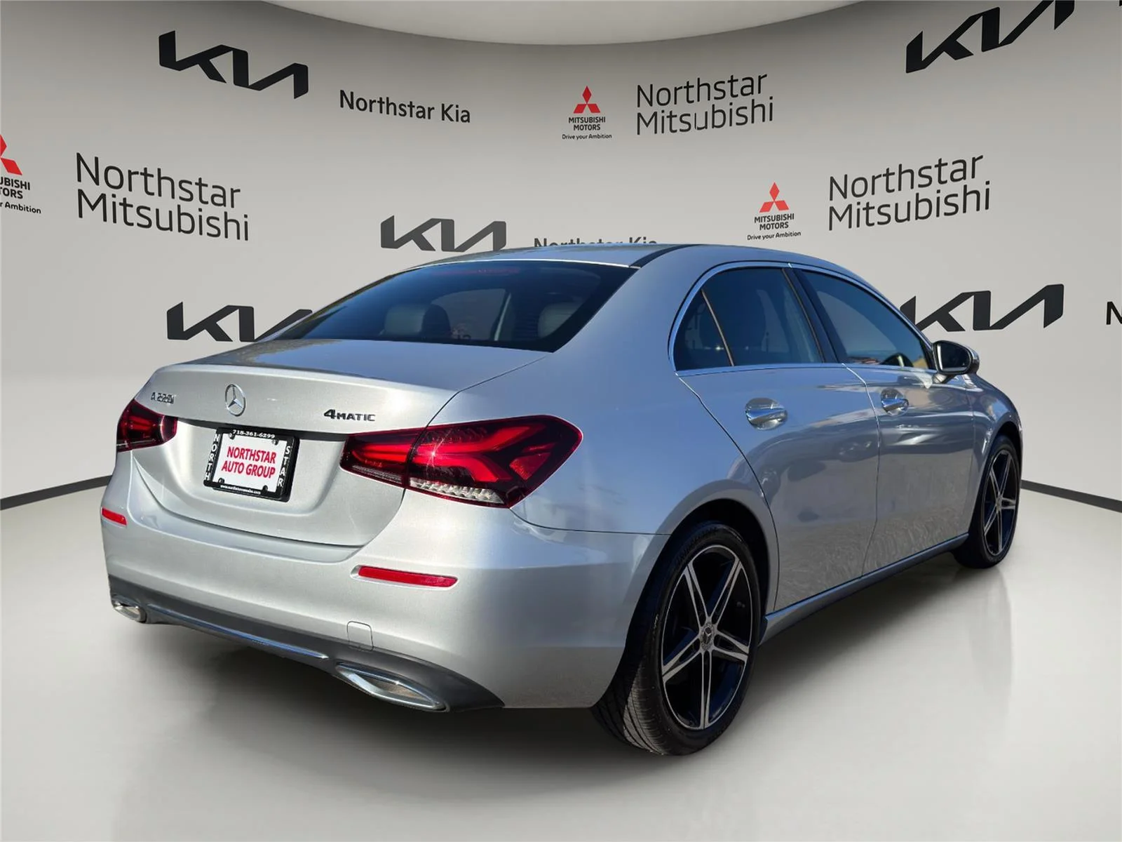 Used 2022 Iridium Silver Metallic Mercedes-Benz A 220 image 4