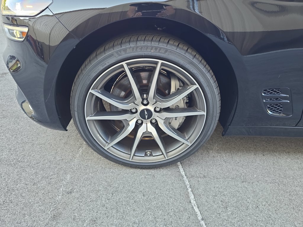 2026 GENESIS G70 Standard - Photo 10