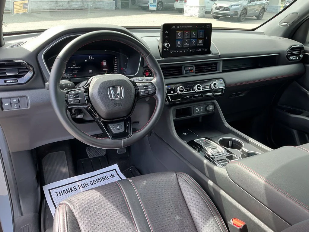 Used 2025  Honda Black Edition image 30