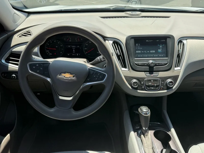 Used 2018 SUMMIT WHITE Chevrolet LS image 14