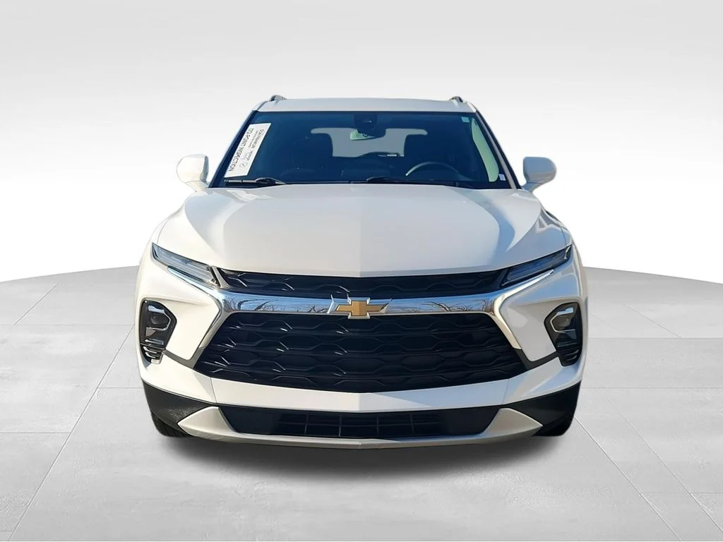 Used 2024 White Chevrolet LT image 4