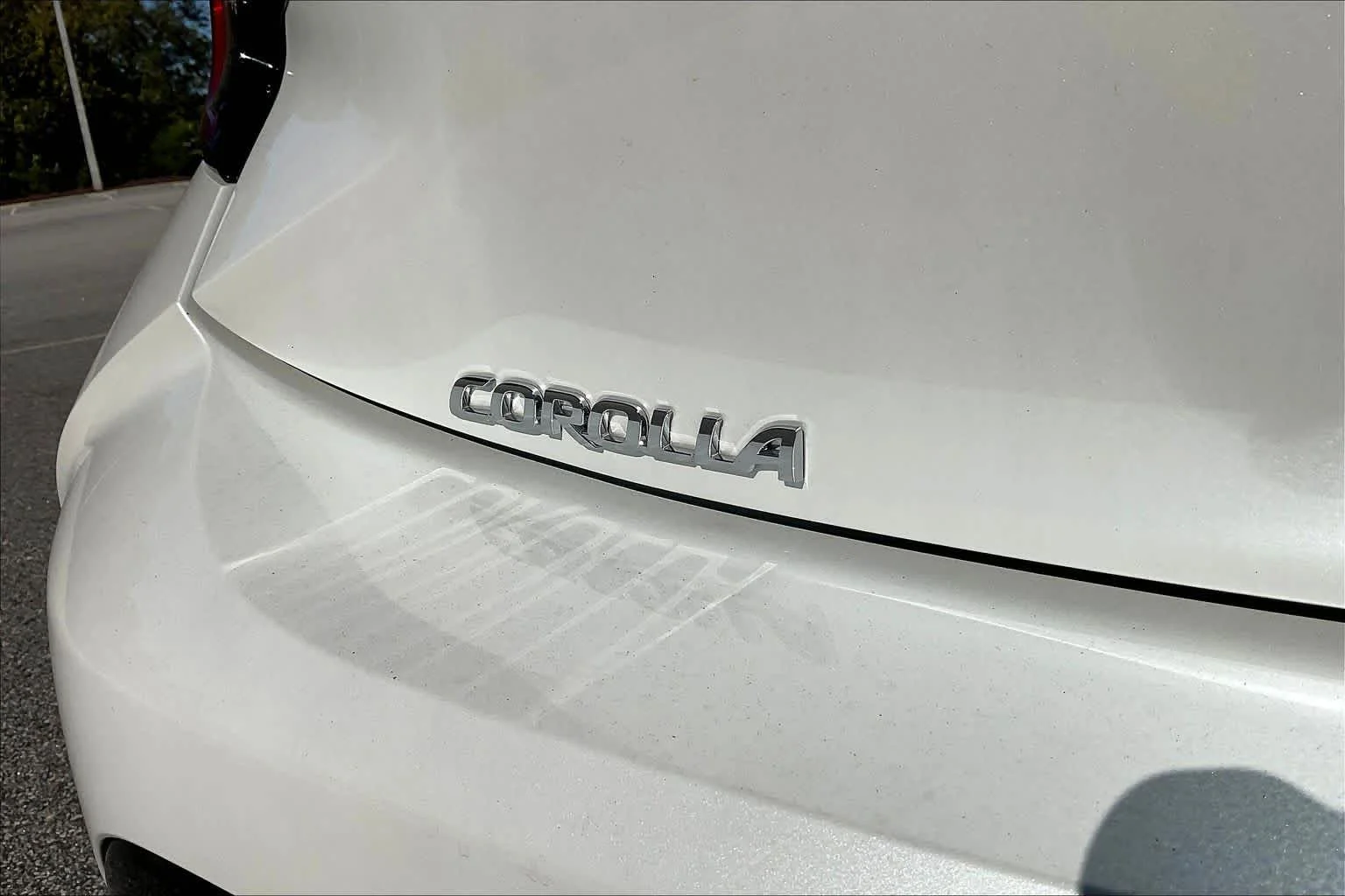 Certified Used 2026 Wind Chill Pearl/Midnight Black Metallic Toyota SE image 30